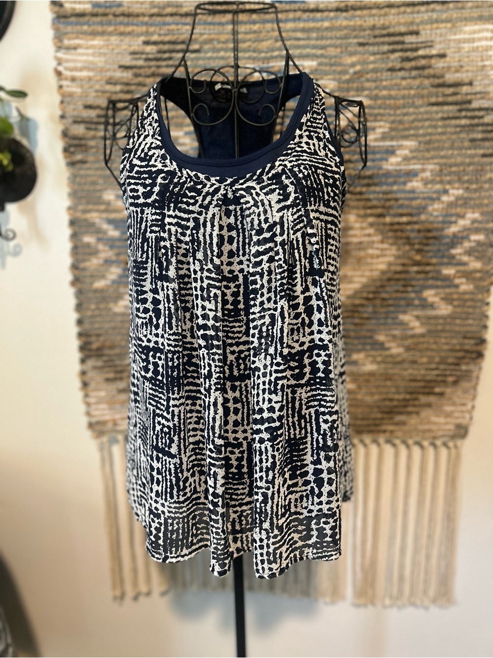 Valerie Bertinelli Navy and White Printed Sleeveless Tank Top